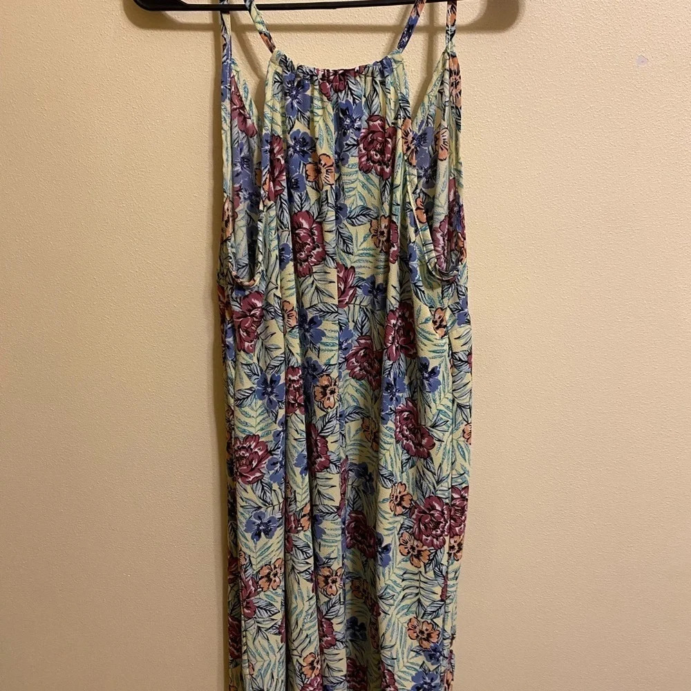 Dress [A20] - Picture 3 of 6